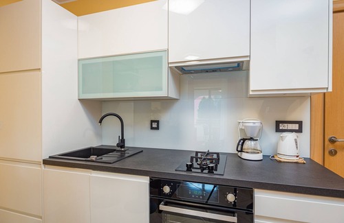 Fazana Apartment | Ideal Apartment for 4 with Pool, Garden and Ocean View