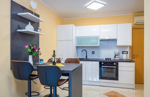 Fazana Apartment | Ideal Apartment for 4 with Pool, Garden and Ocean View