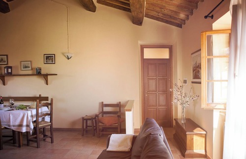 Arezzo Other | Wonderful apartment in villa with pool near Arezzo