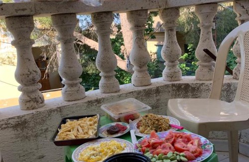 Chanay Apartment | Cozy Apartment with Breakfast & Pet-Friendly Amenities