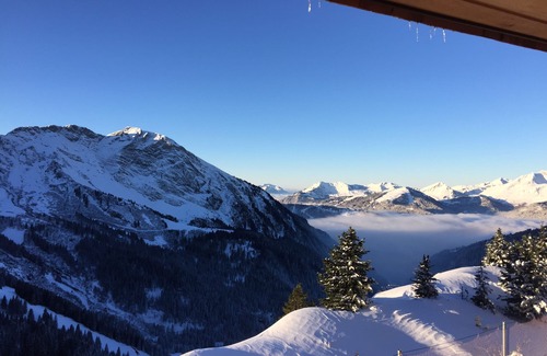 Avoriaz Apartment | Scenic Apartment with Pool and Panoramic Views Awaiting You