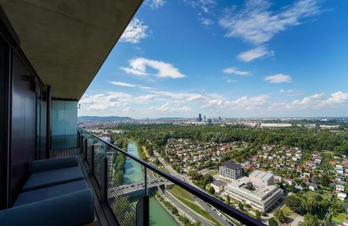 Erdberg Apartment | Experience TrIIIple 7Heaven: Top Floor Views & Rooftop Pool