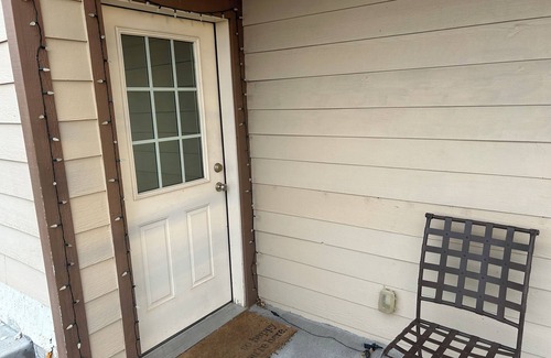 Eagle Apartment | Wonderful apartment with WiFi in charming Eagle, overlooking the Eagle River.