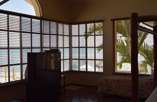 Salinas House | Beachfront Vacation House with Pool and Pet-Friendly Options
