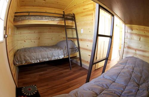 Chapin House | Wonderful Cabin Getaway on a Lake near Jacksonville, Illinois