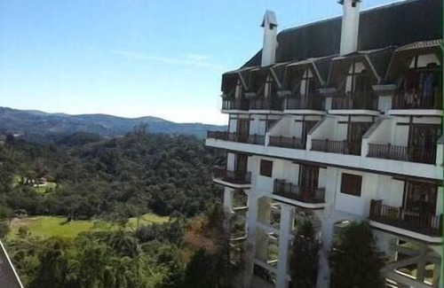 Centro Apartment | Enchanting Castle Retreat in Upper Capivari - Rated 9.8