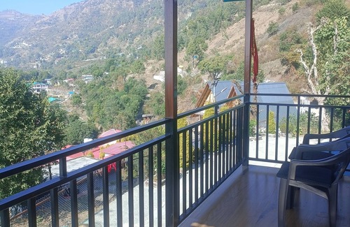 Bhimtal Cottage | Wonderful cottage with WiFi in Naukuchiatal with lake and mountain viewnn
