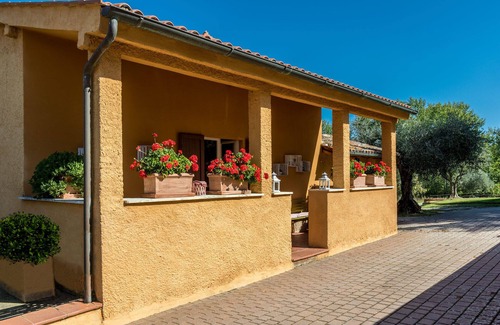 Trequanda Villa | Idyllic Country Villa Near Siena with Family-Friendly Amenities