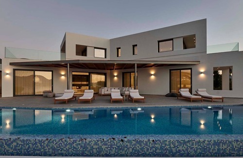 Ammoudara Villa | Wonderful Crete Villa | Seafront Villa Seraphis | 6 Bedrooms | Private Heated.