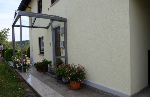Sonnenberg-Winnenberg Apartment | Breathtaking Views of Nahe Valley and Frombork Await You