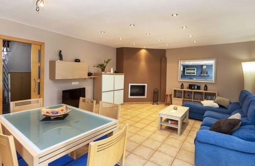 Caldes de Malavella House | Private Villa for 6 with Pool, WIFI & Terrace Awaits You
