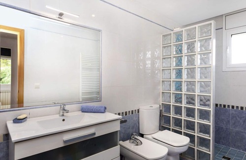 Caldes de Malavella House | Private Villa for 6 with Pool, WIFI & Terrace Awaits You