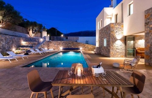 Vrachasi Villa | Family-Friendly Villa with Private Pool in Vrachasi