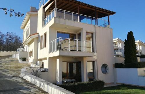Byala Villa | Family Villa with Stunning Sea View and Hot Tub Retreat