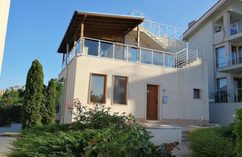 Byala Villa | Family Villa with Stunning Sea View and Hot Tub Retreat