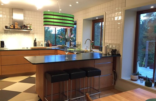 Kummelnas Villa | Family-Friendly Wooden House by the Lake in Stockholm