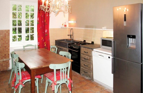 Saint-Sulpice-les-Feuilles House | Inviting Villa with Private Pool, Hot Tub & Pet-Friendly Stay
