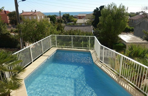 Saint-Pierre-la-Mer House | Inviting Private Villa for 6 with Pool and Ocean View