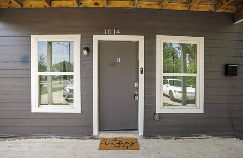 Foster Place Apartment | Wonderful Getaway in South Houston