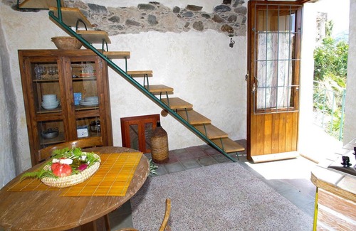 Belmonte Calabro House | Idyllic House in Belmonte Calabro with Oceanfront Amenities