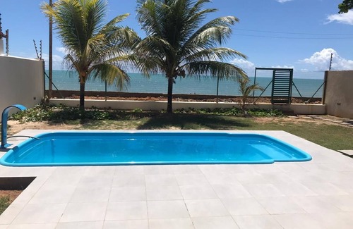 Barra de Santo Antonio House | Seaside Retreat on Ilha da Croa with Private Pool & Kitchen