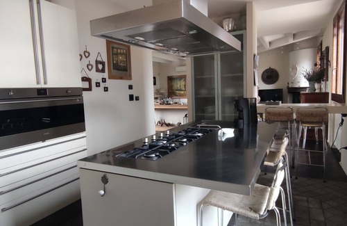 Mercatale House | Idyllic Retreat in the Hills with Private Pool & Breakfast