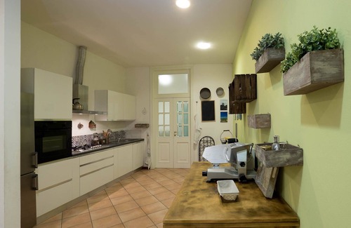 San Lazzaro di Savena Other | Family-Friendly Farmhouse with Spa and Hot Tub Retreat