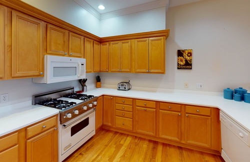 Harbor Springs Condo | Prime Location on Main Street Near HS Historical Society