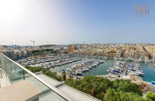 Pieta Apartment | Beautiful Marina 3BR Home with AC by 360 Estates