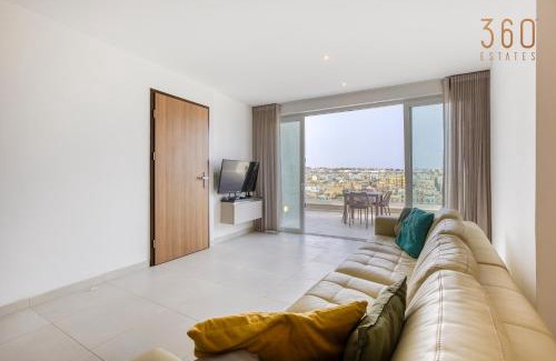 Pieta Apartment | Beautiful Marina 3BR Home with AC by 360 Estates