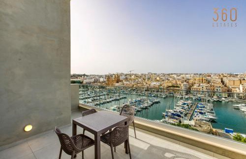 Pieta Apartment | Beautiful Marina 3BR Home with AC by 360 Estates