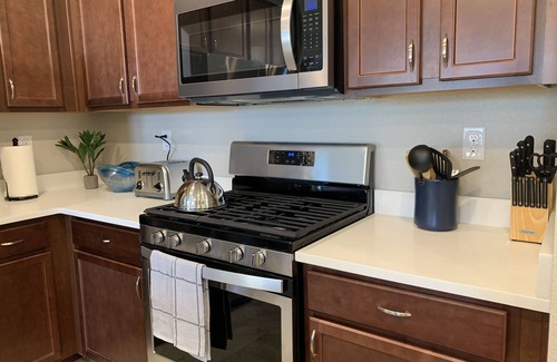 Las Vegas House | Top-Rated 3 BR Townhouse Near Las Vegas Strip with Spa