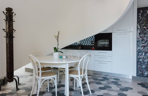 Pioppi Apartment | Seaside Suite la Concha: Ideal for Up to 4 Guests