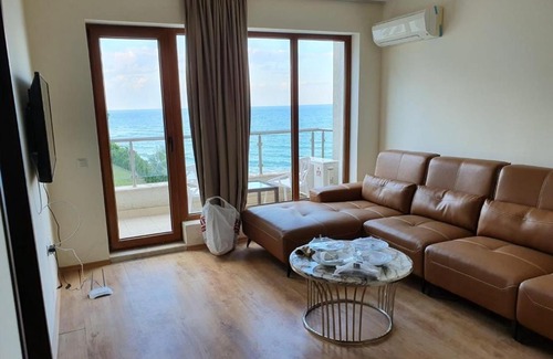 Byala Apartment | Oceanfront One-Bedroom Apartment with Pool & Breakfast