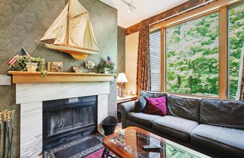 Killington House | Wonderful One bedroom condo located in Highridge Condominiums J6