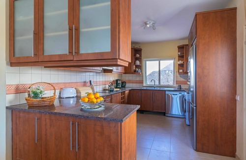 Parragil Villa | Private Villa with Pool, Ocean View & Modern Amenities