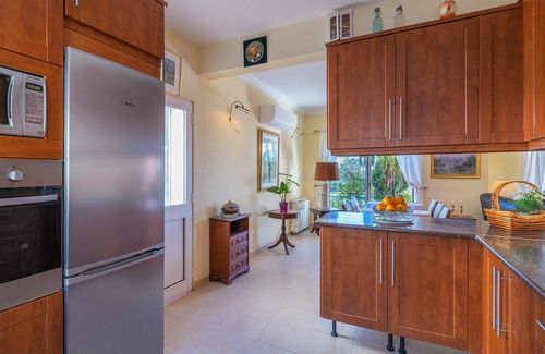 Parragil Villa | Private Villa with Pool, Ocean View & Modern Amenities