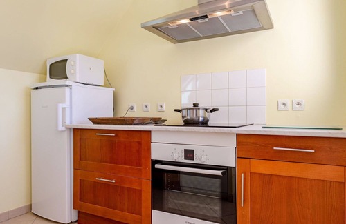 Anneville-sur-Mer House | Wonderful private villa for 4 guests with TV, terrace and pets allowed