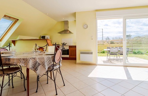 Anneville-sur-Mer House | Wonderful private villa for 4 guests with TV, terrace and pets allowed