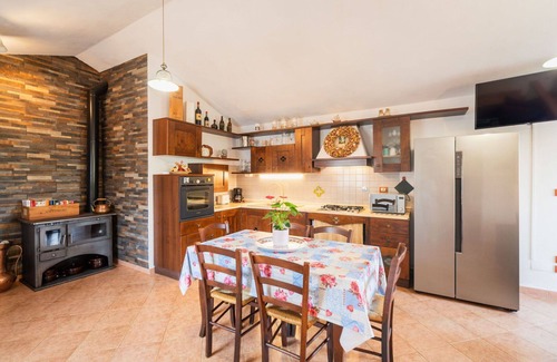 Strada in Chianti Villa | Wonderful private villa with WIFI, hot tub, private pool, TV, pets allowed, panoramic view, parking