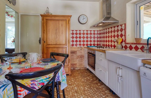 Naujac-Sur-Mer Villa | Inviting Private Villa with Ocean View and Pet-Friendly Options
