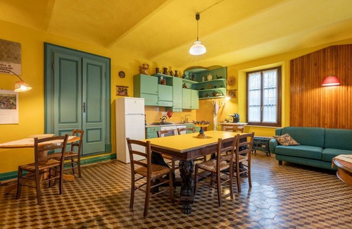 Cossano Belbo House | Inviting Villa for 10 with Private Pool and Pet-Friendly Perks