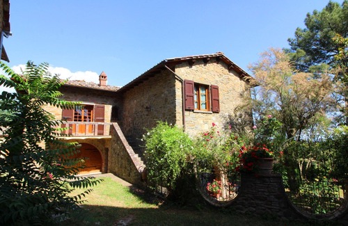 Monte San Savino Villa | Wonderful private villa for 10 guests with private pool, WIFI, TV, pets allowed and parking