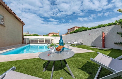 Le Barcares Villa | Private Villa with Pool, A/C & Oceanfront View