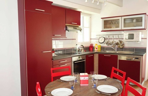Saint-Lunaire House | Cozy Oceanfront Villa for 4 with WIFI & Pet-Friendly Perks