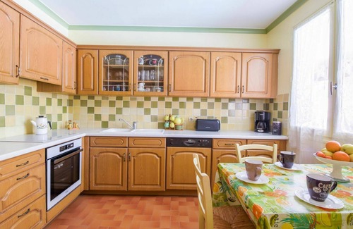 Sollies Pont House | Relaxing Private Villa with Pool, Ocean View & Pet-Friendly