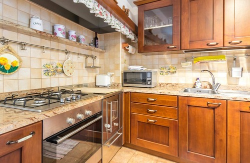 San Leonardo House | Private Villa for 8: WiFi, Kitchen & Family-Friendly Amenities