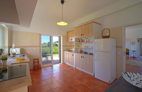 Monte Raposo Villa | Wonderful private villa for 6 people with WIFI, private pool, TV and patio