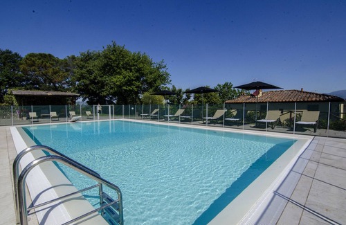 Terranuova Bracciolini Villa | Premier Villa with Private Pool, Hot Tub & Panoramic Views