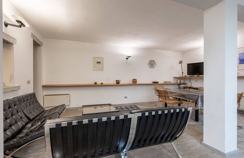 Pettenasco House | Charming Villa for 4 with Patio, Spa & Breakfast Options